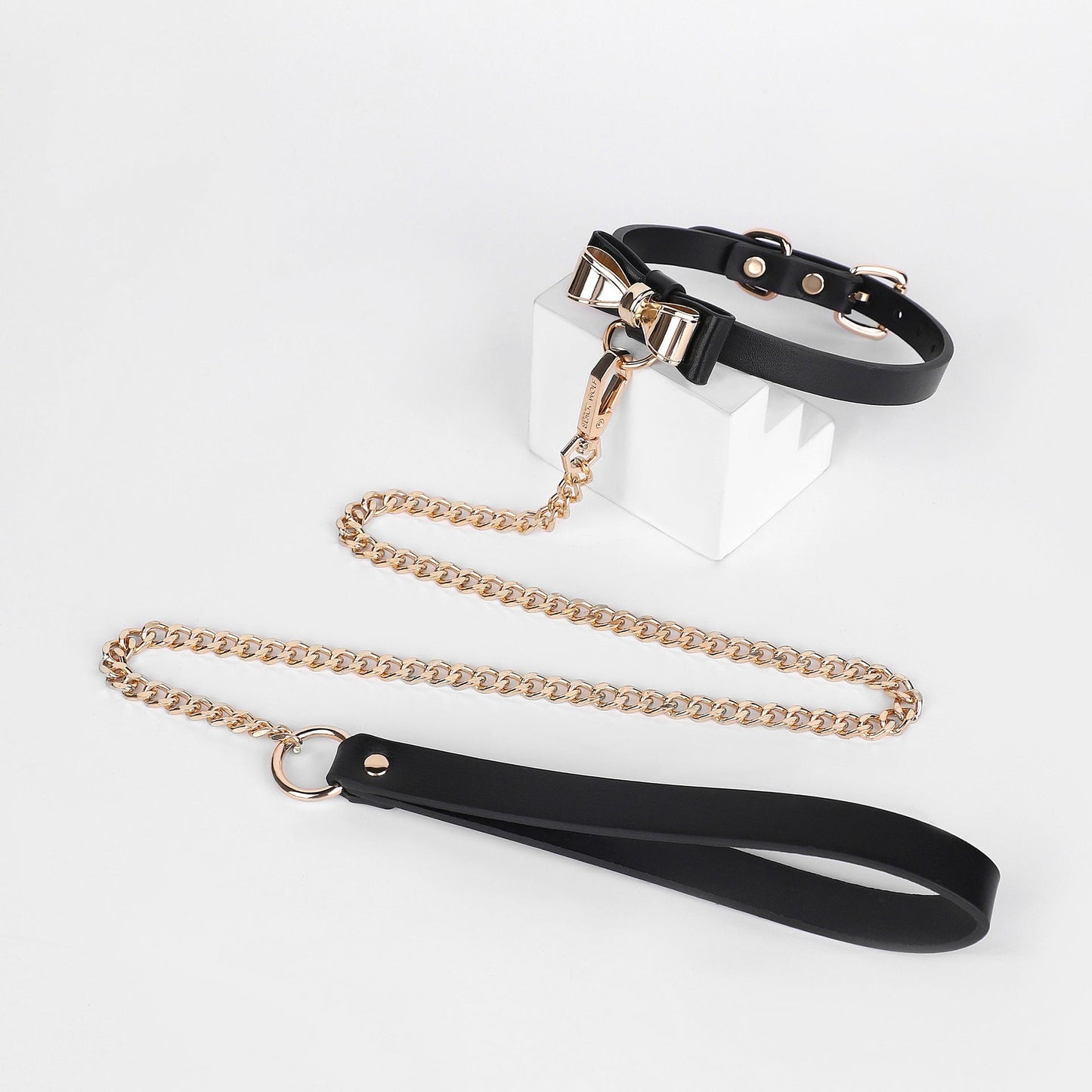 SM Gold Bow Iridescent Collar With Leash Suit