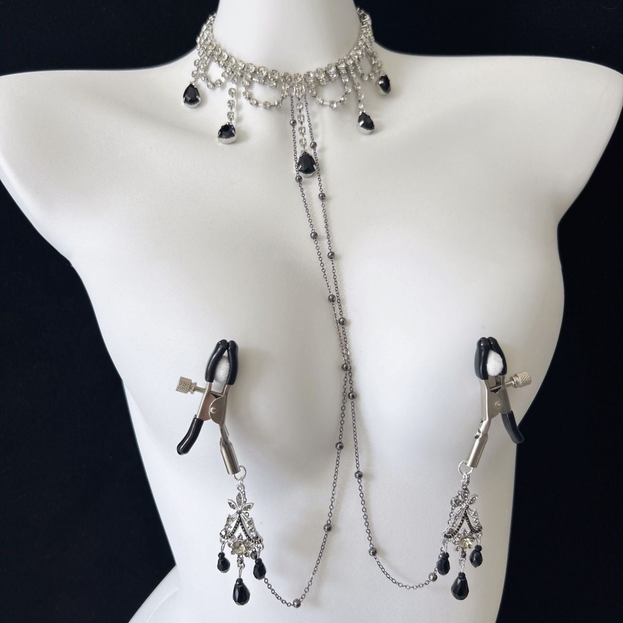 Exquisite Black Gem Diamond Choker with Nipple Clamps