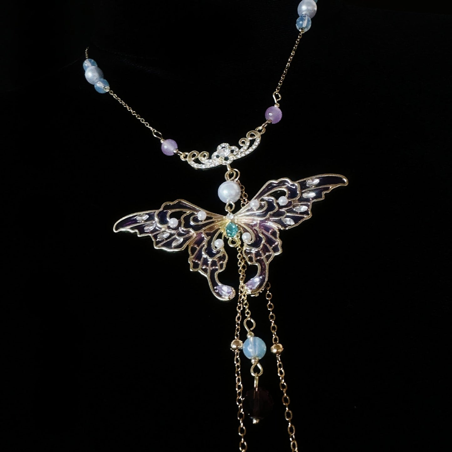 Butterfly Collar & Nipple Clamp Chain Suit